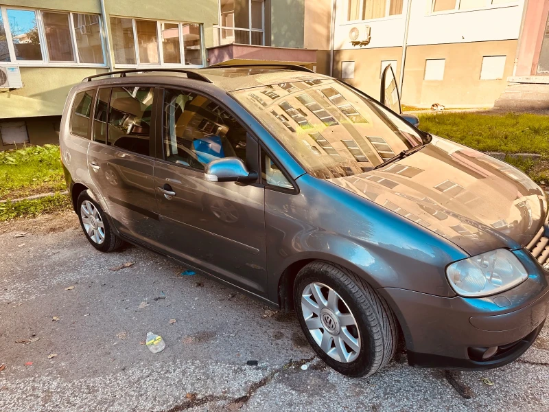 VW Touran, снимка 2 - Автомобили и джипове - 52659629