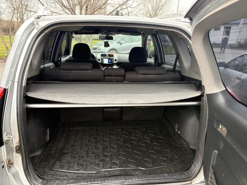 Toyota Rav4, снимка 7 - Автомобили и джипове - 53294937