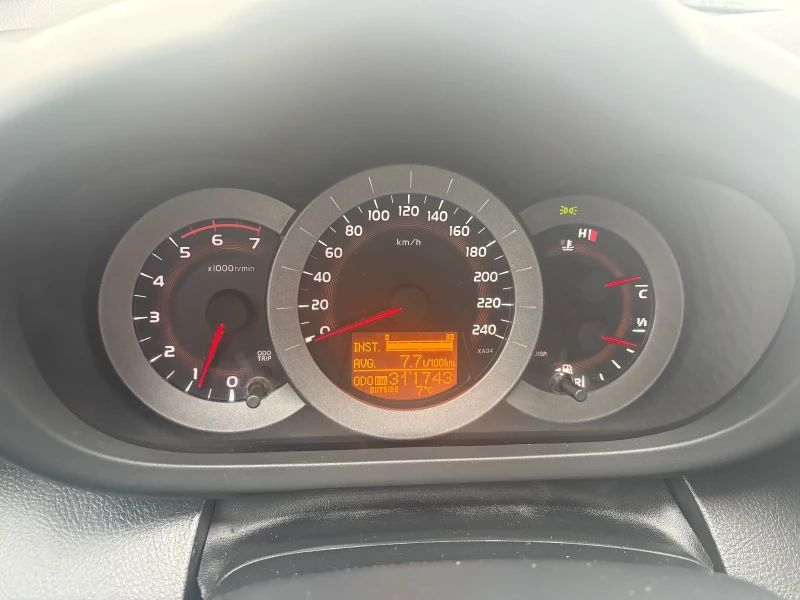 Toyota Rav4, снимка 10 - Автомобили и джипове - 53294937