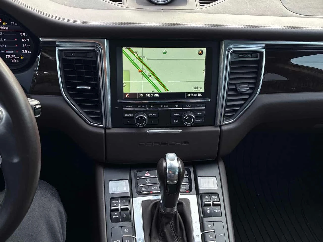 Porsche Macan * AWD 4dr Turbo * PANO* KEYLESS* ПОДГРЕВ* , снимка 9 - Автомобили и джипове - 54047763