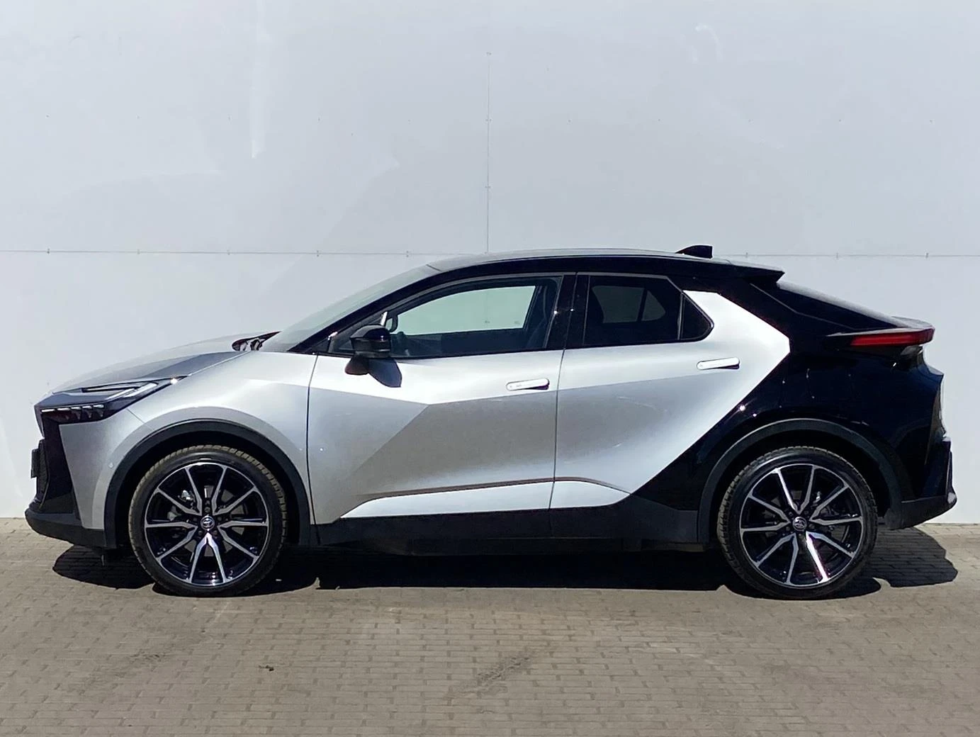 Toyota C-HR 2.0 PHEV GR SPORT PREMIERE EDITION � �������� | Mobile.bg � ����������� 3