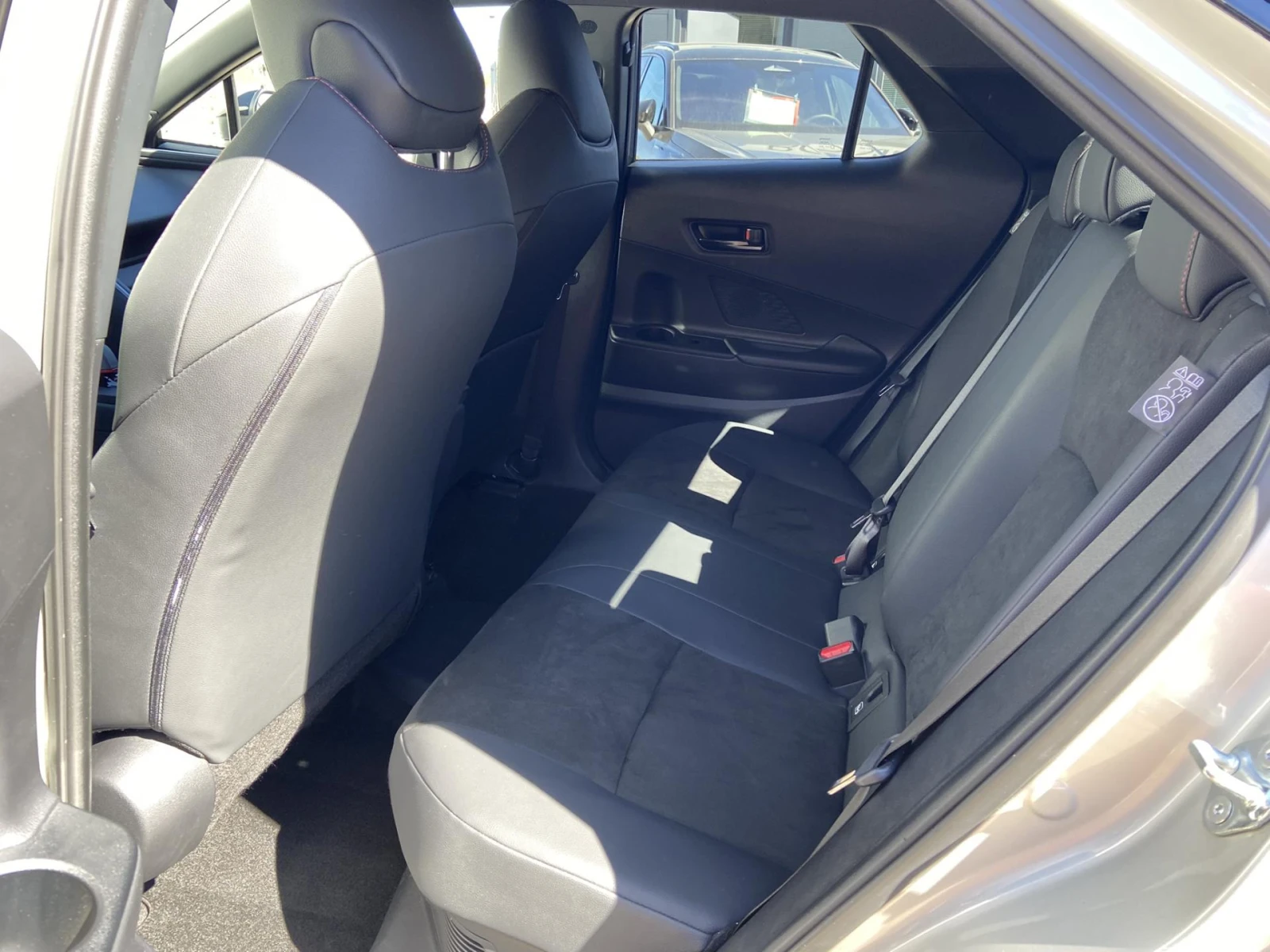 Toyota C-HR 2.0 PHEV GR SPORT PREMIERE EDITION � �������� | Mobile.bg � ����������� 9