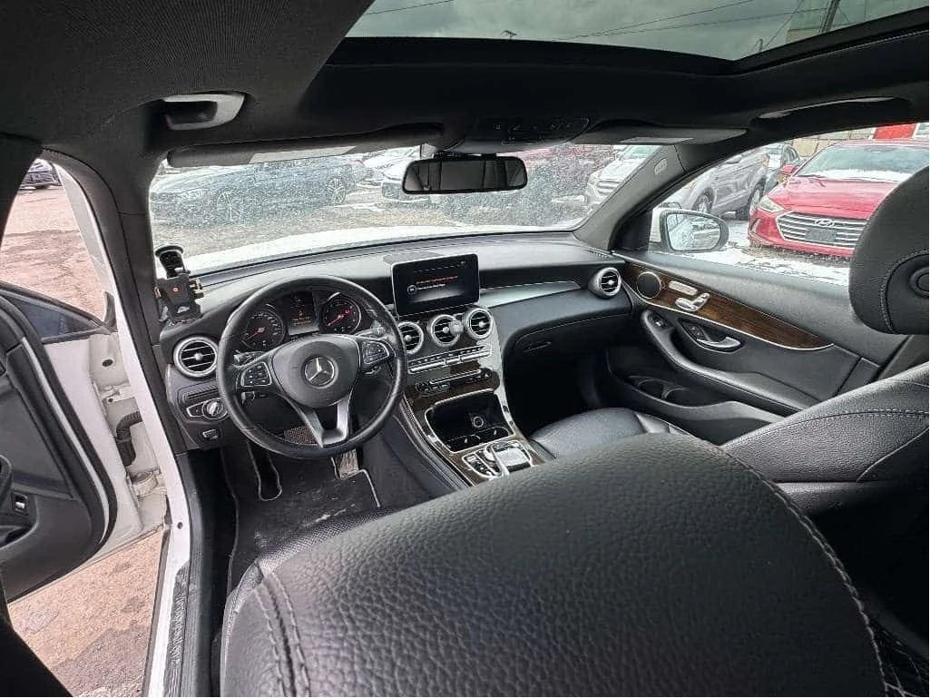 Mercedes-Benz GLC 300 Панорама/Подгрев/Памет/Финансиране, снимка 11 - Автомобили и джипове - 54544037