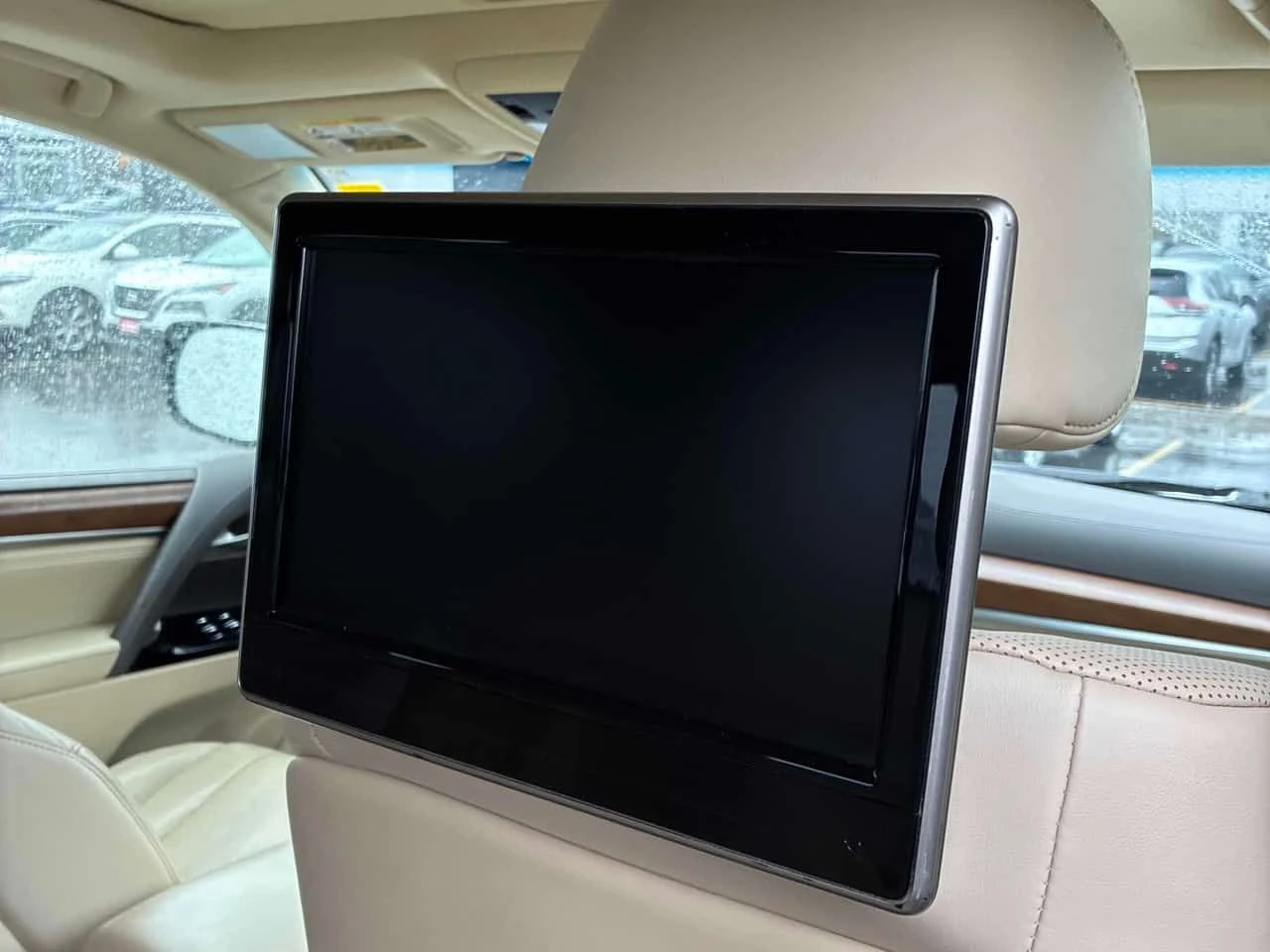Lexus LX 570 ОБДУХВАНЕ * ПОДГРЕВИ * ПАНО * KEYLESS * CARFAX, снимка 17 - Автомобили и джипове - 54679001