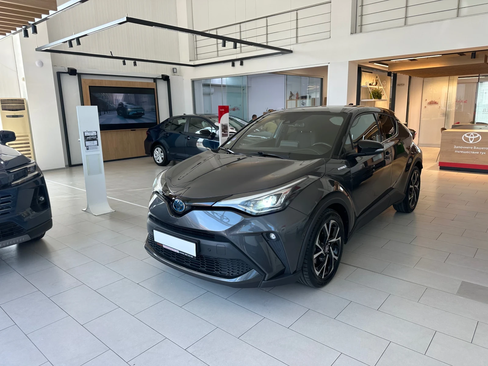 Toyota C-HR Club, снимка 2 - Автомобили и джипове - 54966023