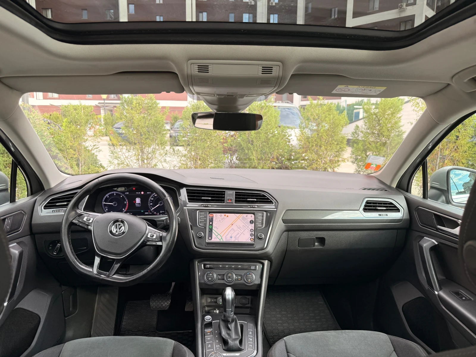 VW Tiguan 2.0TDI/4Motion/Assist/LED/Keyless, снимка 7 - Автомобили и джипове - 55868492