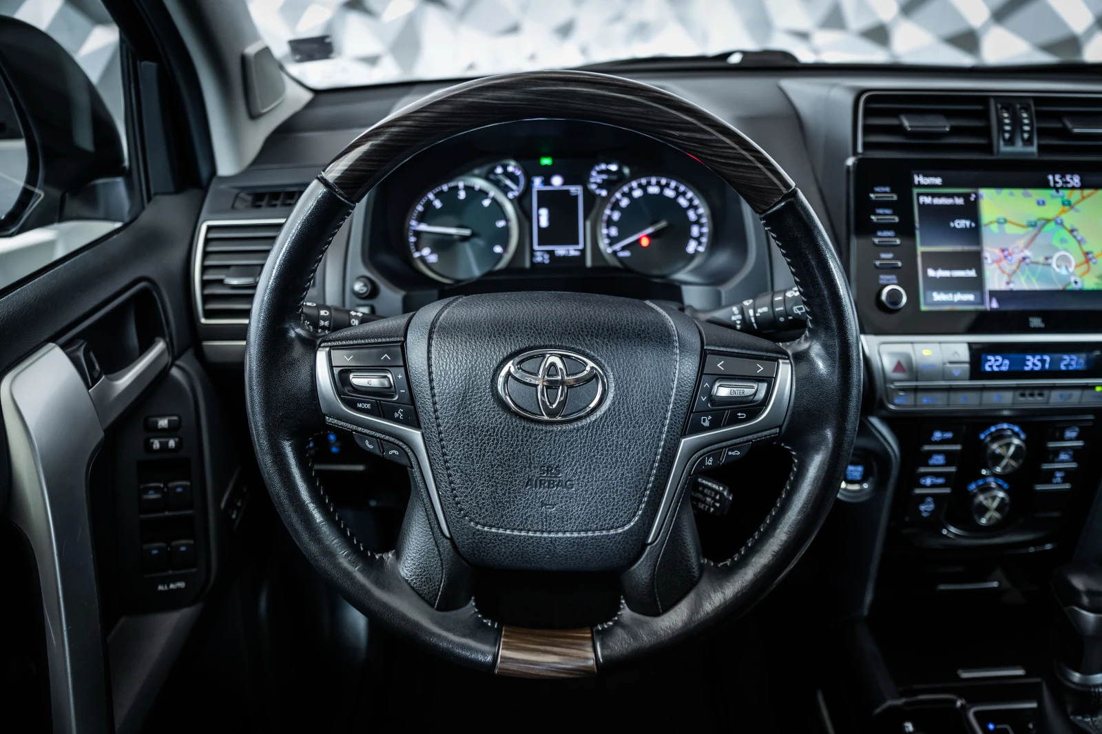 Toyota Land cruiser 2.8 D-4D* TEC-Edition* 360 * TV * , снимка 9 - Автомобили и джипове - 55951666