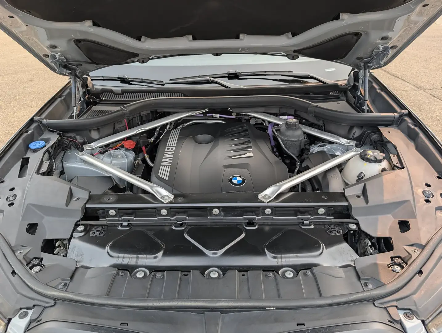 BMW X6 xDrive40i* M SHADOW* HEAD UP* PANO* 360* , снимка 13 - Автомобили и джипове - 56215975