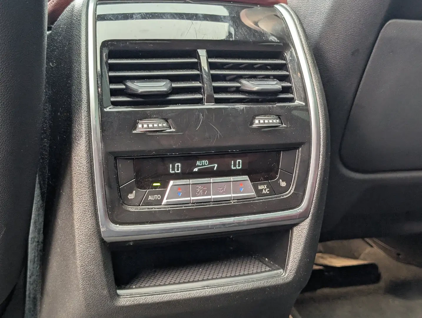 BMW X6 xDrive40i* M SHADOW* HEAD UP* PANO* 360* , снимка 10 - Автомобили и джипове - 56215975