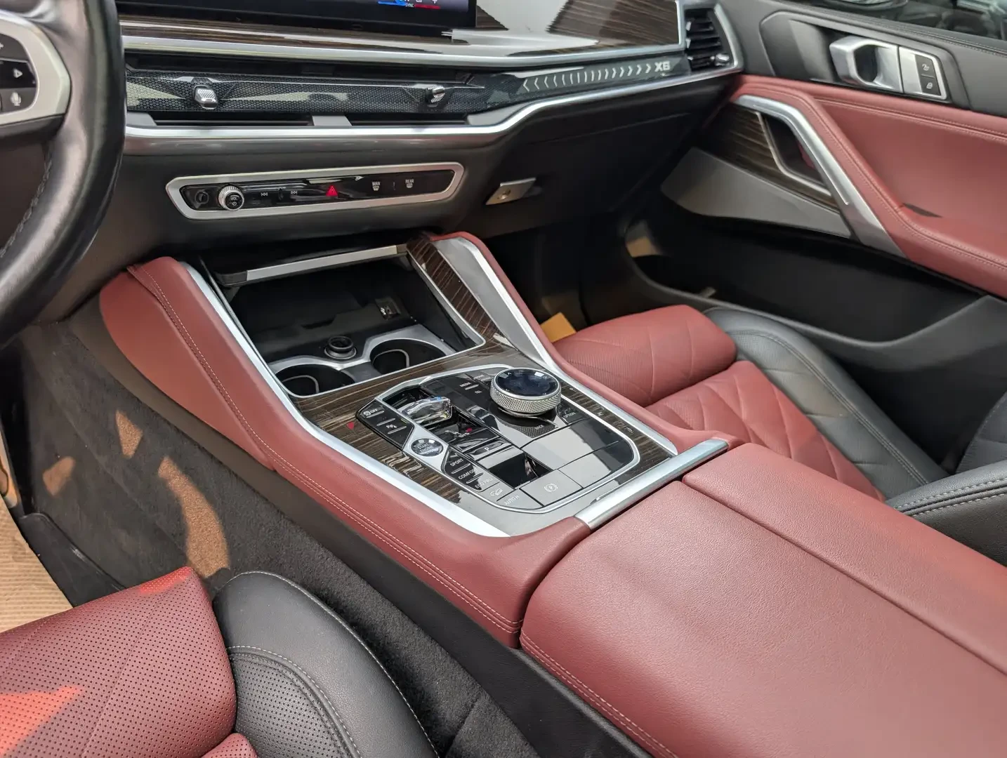 BMW X6 xDrive40i* M SHADOW* HEAD UP* PANO* 360* , снимка 14 - Автомобили и джипове - 56215975