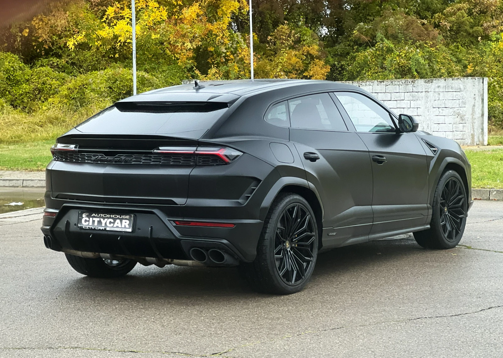 Lamborghini Urus SE / FACELIFT / DARK PACKAGE / CERAMIC / B&O / HUD, снимка 6 - Автомобили и джипове - 56479474