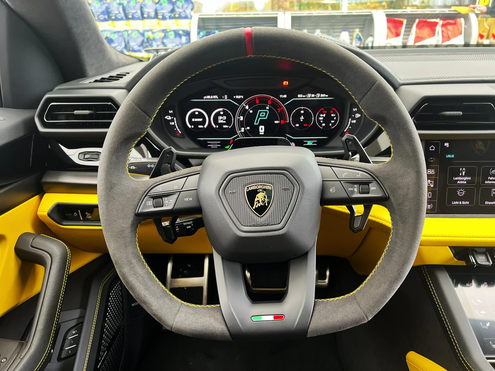 Lamborghini Urus SE / FACELIFT / DARK PACKAGE / CERAMIC / B&O / HUD, снимка 10 - Автомобили и джипове - 56479474