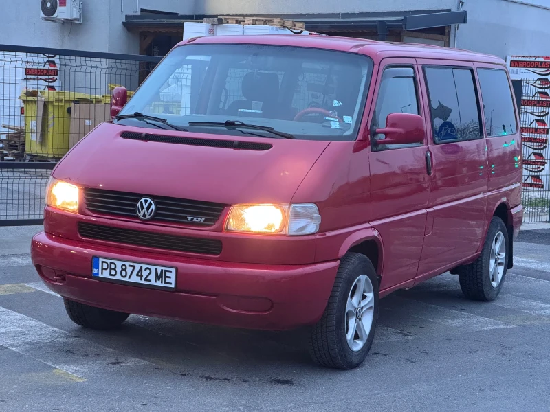VW Multivan 2.5 TDI 102 к.с, снимка 2 - Бусове и автобуси - 52958082