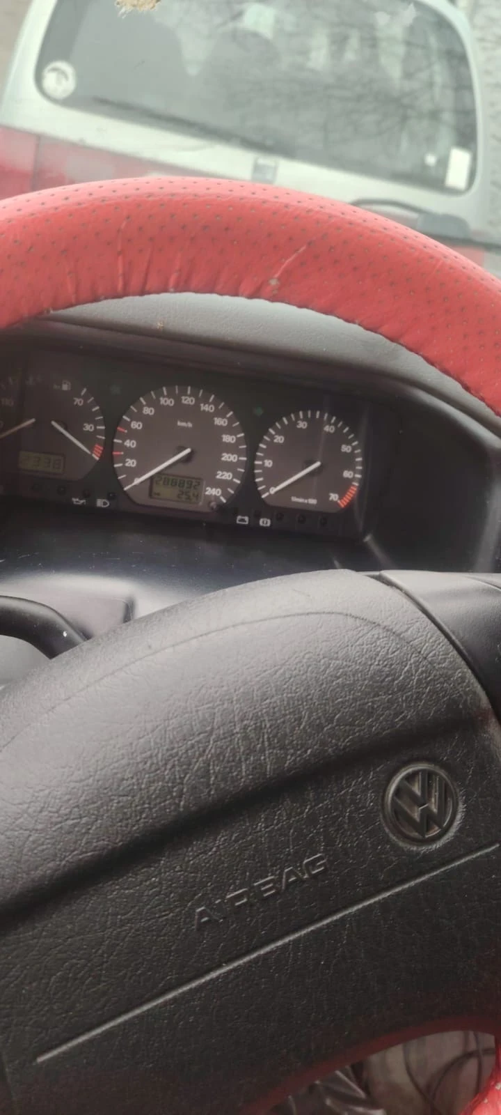 VW Multivan 2.5 TDI 102 к.с, снимка 11 - Бусове и автобуси - 52958082