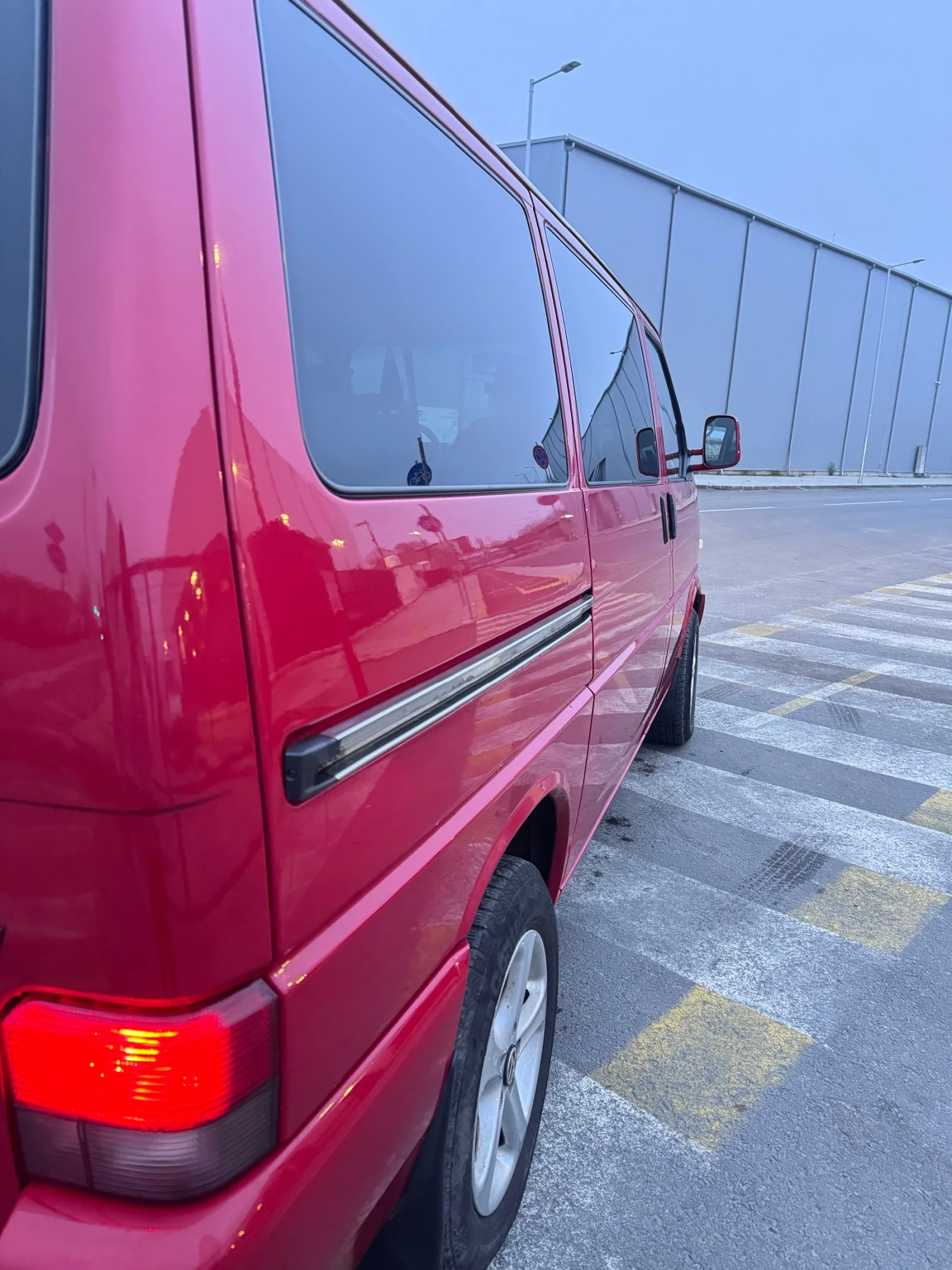 VW Multivan 2.5 TDI 102 к.с - изображение 4