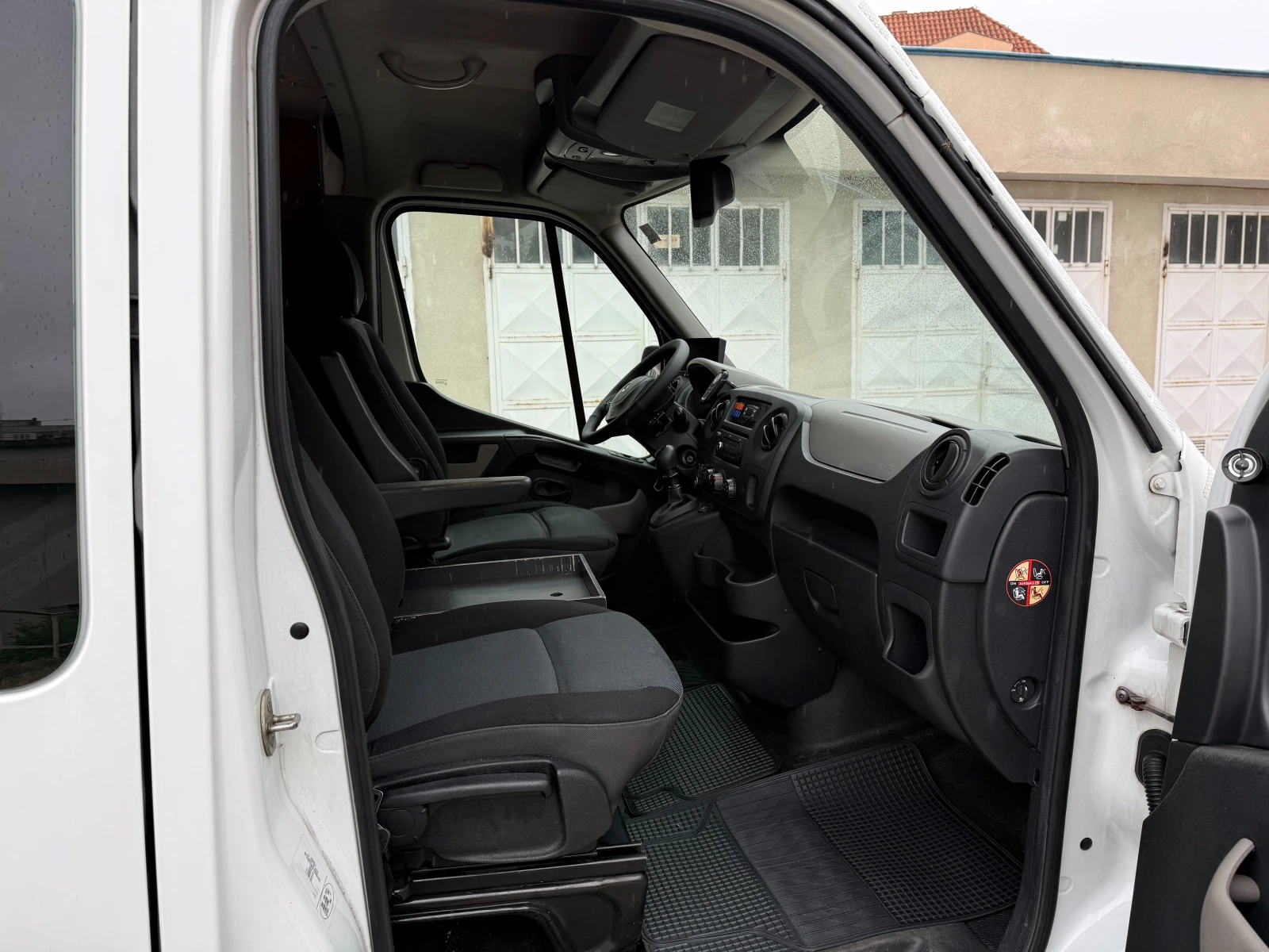 Renault Master  2.3DCI 125кс, снимка 11 - Бусове и автобуси - 55767477