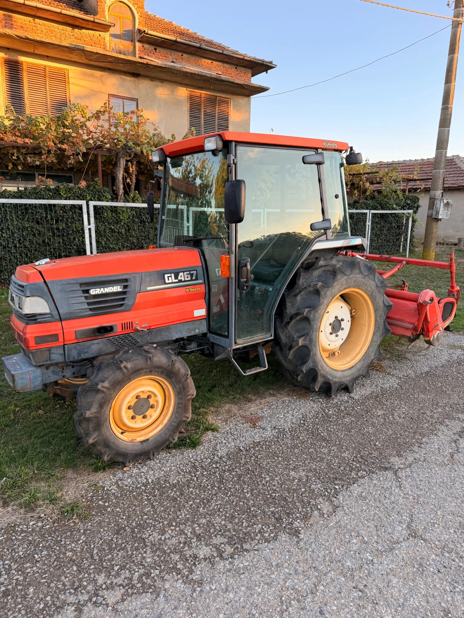Трактор Kubota GL467