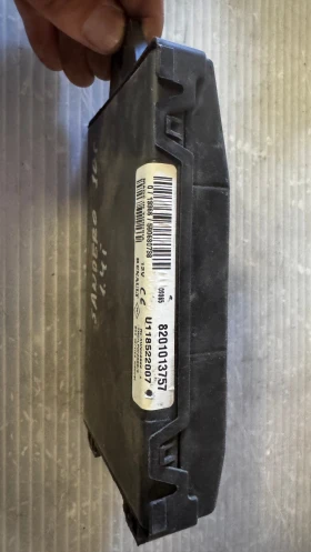       a Dacia Sandero - 8201013757 / U118522007