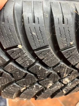 Гуми Зимни 215/60R17, снимка 4