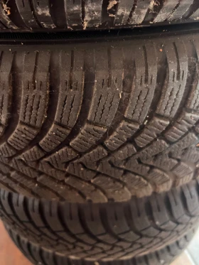 Гуми Зимни 215/60R17, снимка 2