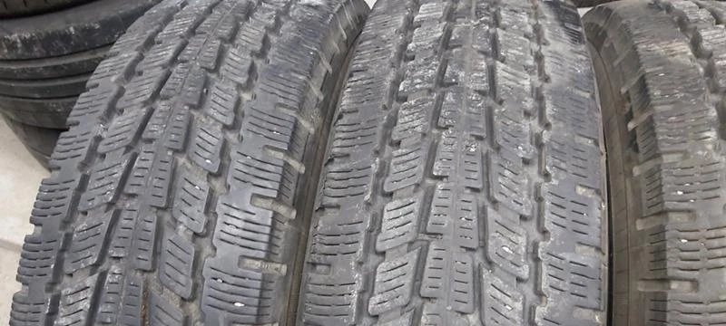 Гуми Зимни 225/75R16, снимка 2 - Гуми и джанти - 34685350