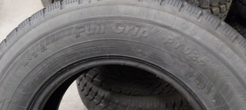 Гуми Зимни 225/75R16, снимка 8 - Гуми и джанти - 34685350