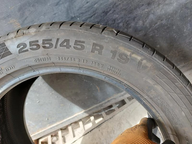 Гуми Летни 255/45R19, снимка 9 - Гуми и джанти - 36802395