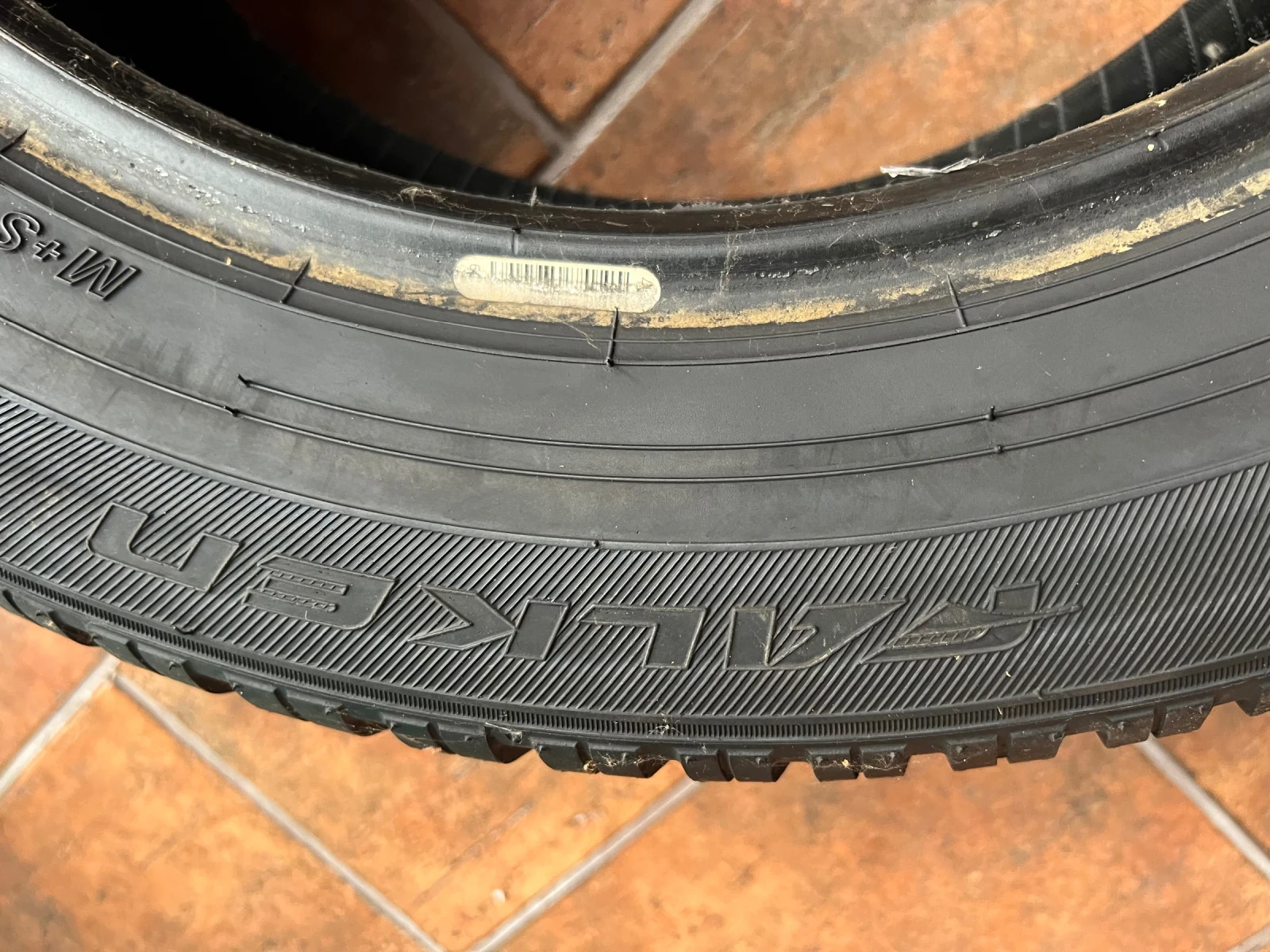 Гуми Зимни 215/60R17, снимка 6 - Гуми и джанти - 56709379