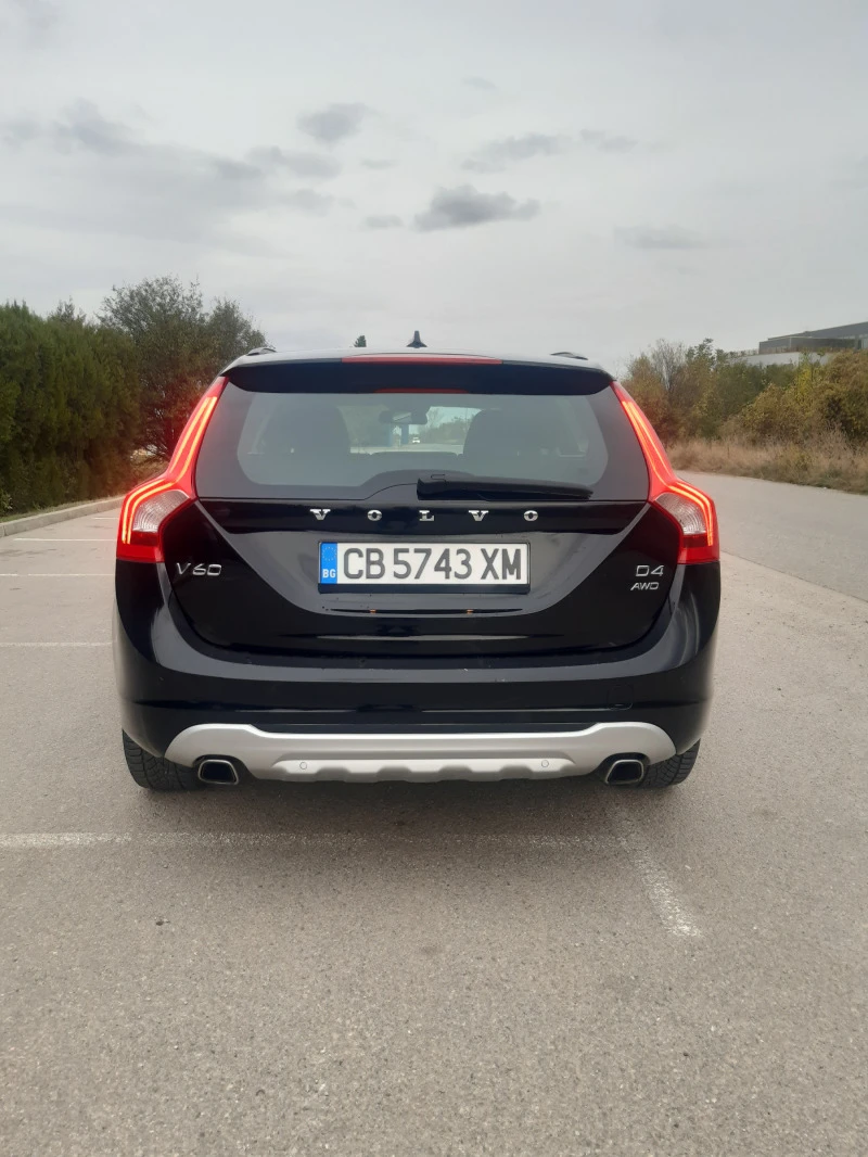 Volvo V60 D4 AWD, снимка 3 - Автомобили и джипове - 47313935