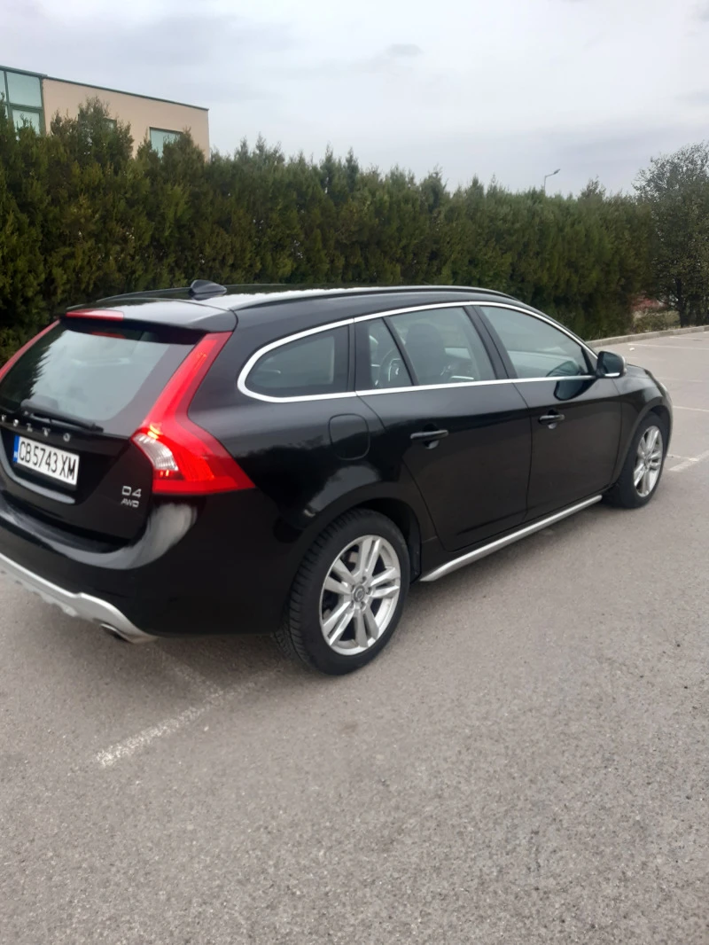 Volvo V60 D4 AWD, снимка 5 - Автомобили и джипове - 47313935