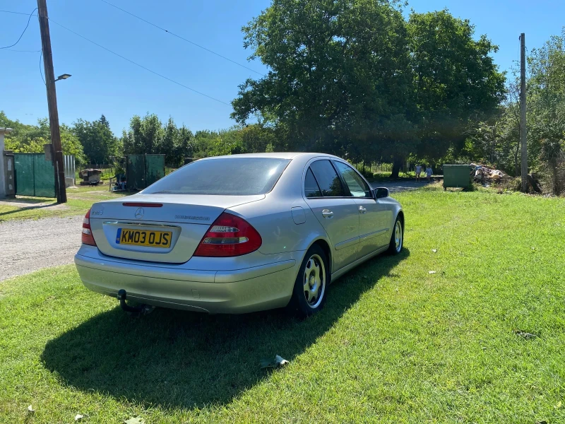 Mercedes-Benz E 200, снимка 12 - Автомобили и джипове - 48157711