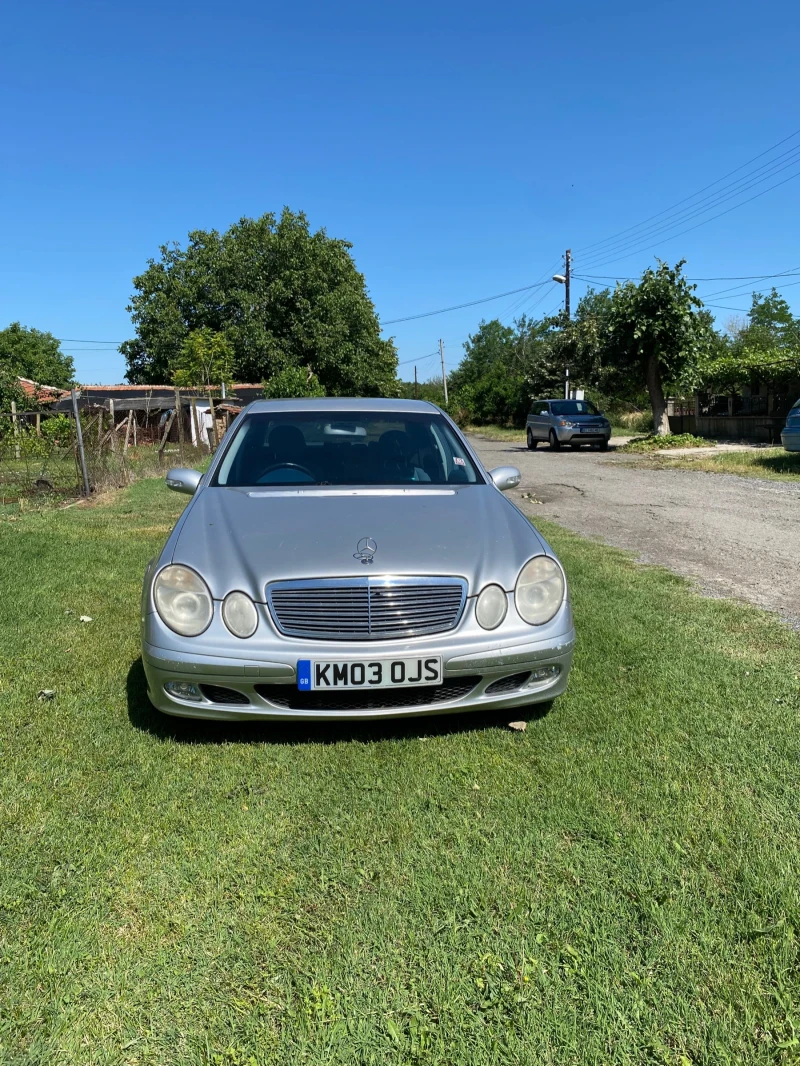 Mercedes-Benz E 200, снимка 15 - Автомобили и джипове - 48157711