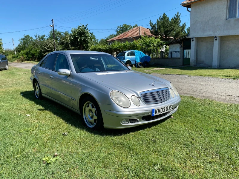 Mercedes-Benz E 200, снимка 1 - Автомобили и джипове - 48157711