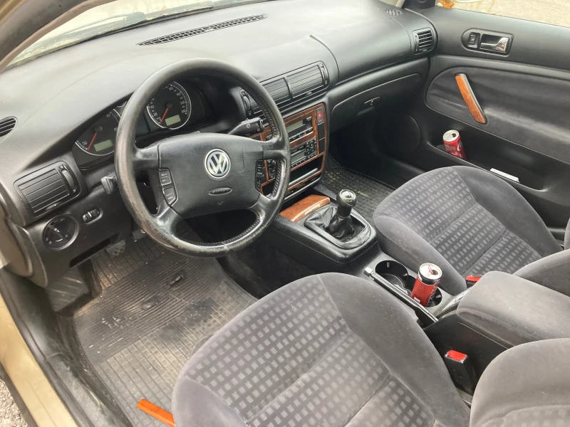 VW Passat, снимка 2 - Автомобили и джипове - 48282272