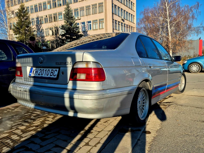 BMW 520, снимка 4 - Автомобили и джипове - 48546005