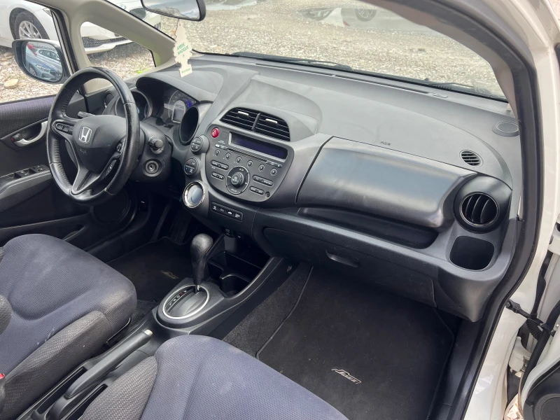 Honda Jazz 1.3 HYBRID, снимка 13 - Автомобили и джипове - 50829912