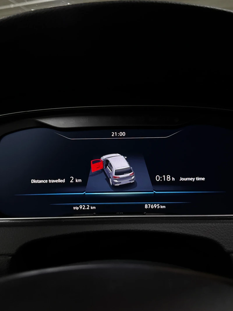 VW Golf E-GOLF 2020г., снимка 12 - Автомобили и джипове - 52298945