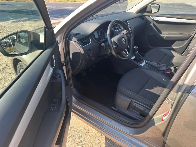 Skoda Octavia 1.6TDi 116ks, снимка 11 - Автомобили и джипове - 51265110