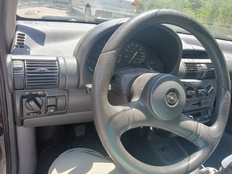 Opel Corsa 1.4, снимка 4 - Автомобили и джипове - 52463500