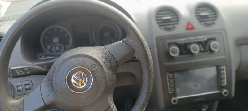 VW Caddy, снимка 11 - Автомобили и джипове - 53043906