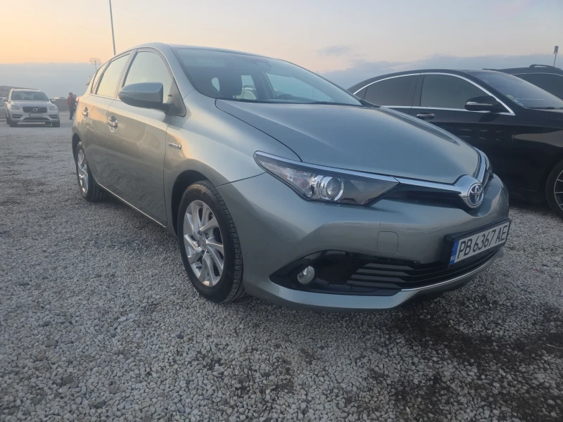 Toyota Auris 1.8Hibrib Navi Led, снимка 2 - Автомобили и джипове - 53142006