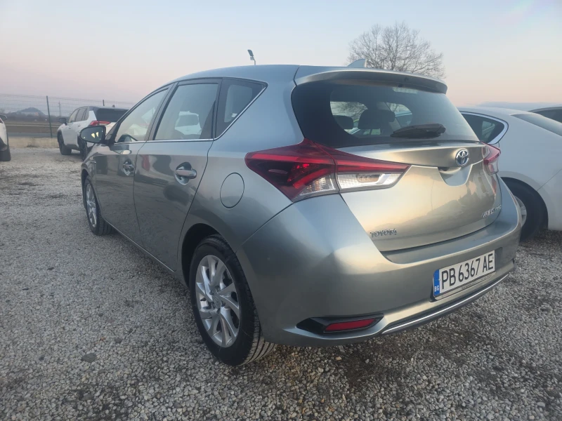 Toyota Auris 1.8Hibrib Navi Led, снимка 5 - Автомобили и джипове - 53142006