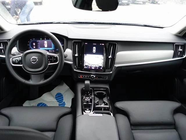 Volvo S90 Recharge Plus T8 AWD - изображение 8
