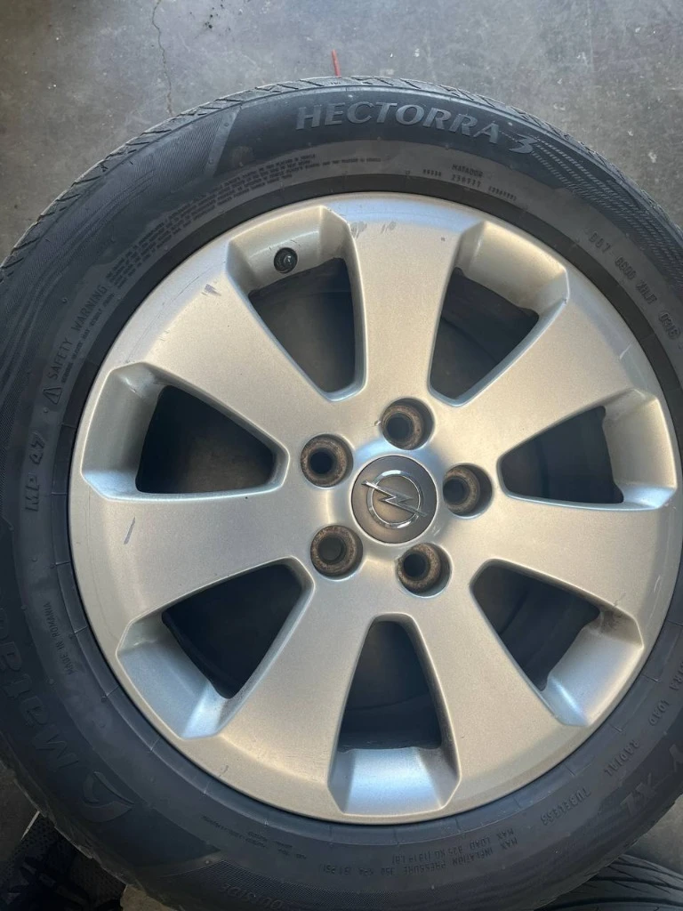 Opel Insignia 1.6T, снимка 15 - Автомобили и джипове - 54101392