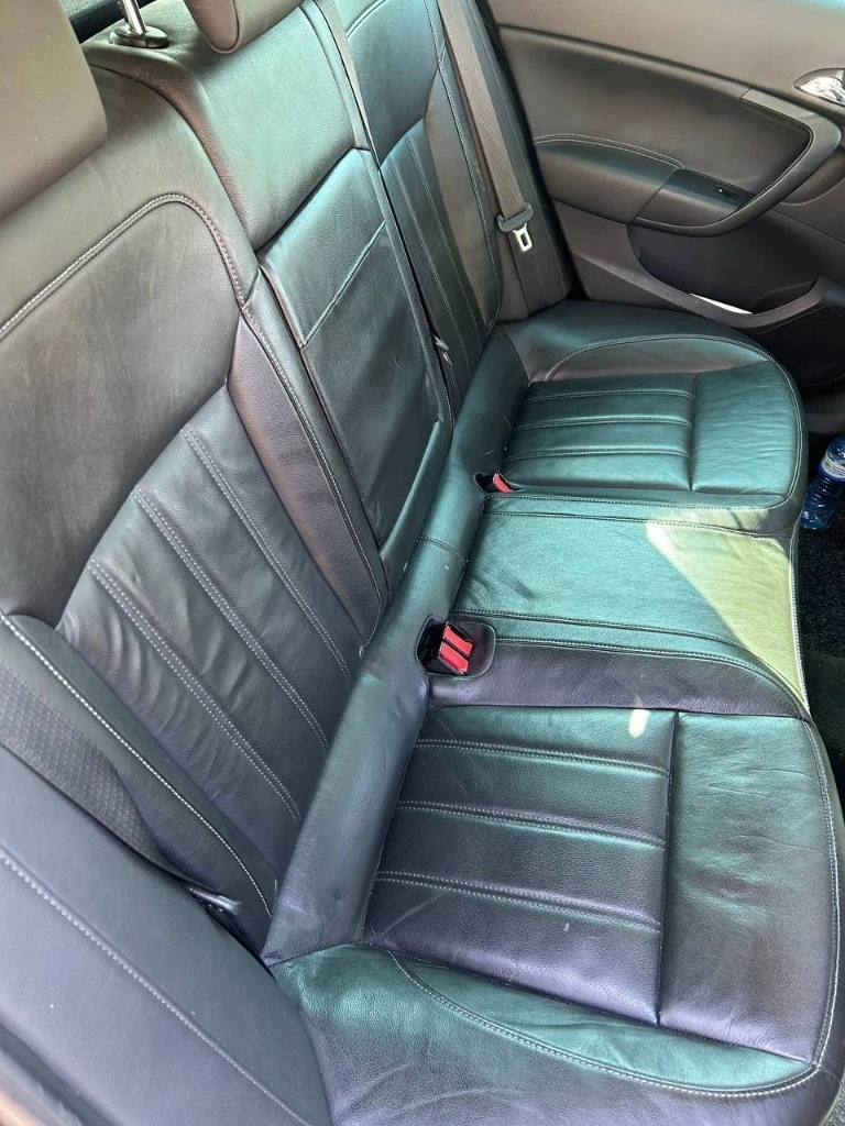 Opel Insignia 1.6T, снимка 11 - Автомобили и джипове - 54101392