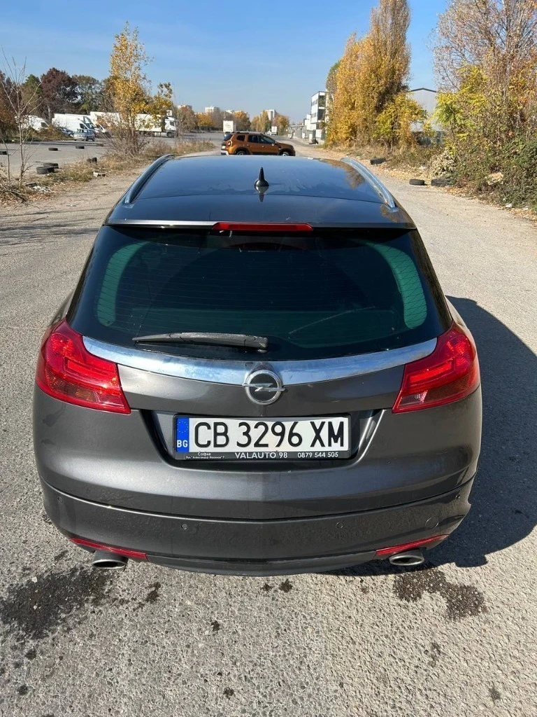 Opel Insignia 1.6T, снимка 3 - Автомобили и джипове - 54101392