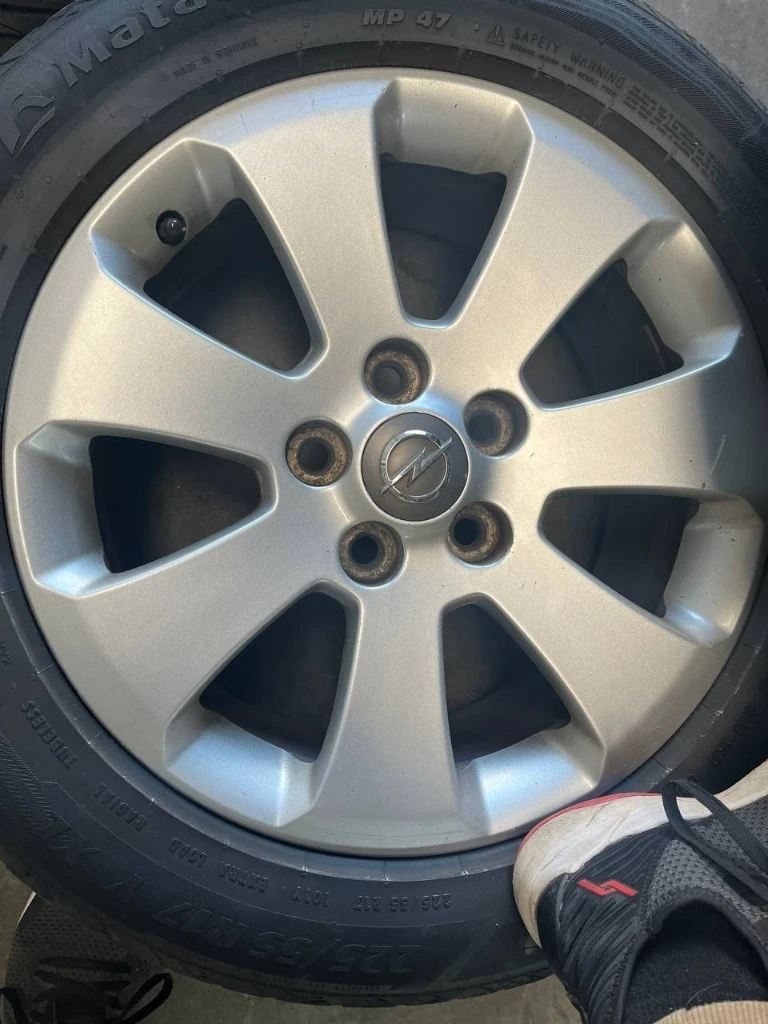 Opel Insignia 1.6T, снимка 13 - Автомобили и джипове - 54101392