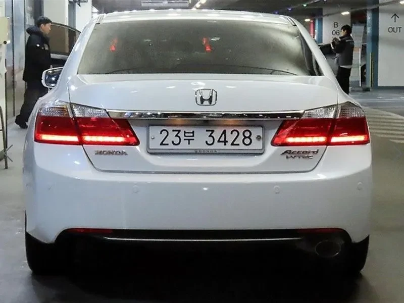 Honda Accord 2.4/NAVI/ПОДГРЕВ/ШИДИДАХ/ЗАДНА КАМЕРА, снимка 5 - Автомобили и джипове - 56605275