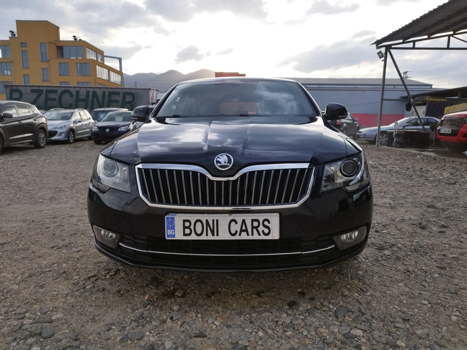 Skoda Superb 2.0 TDI  DSG - изображение 2