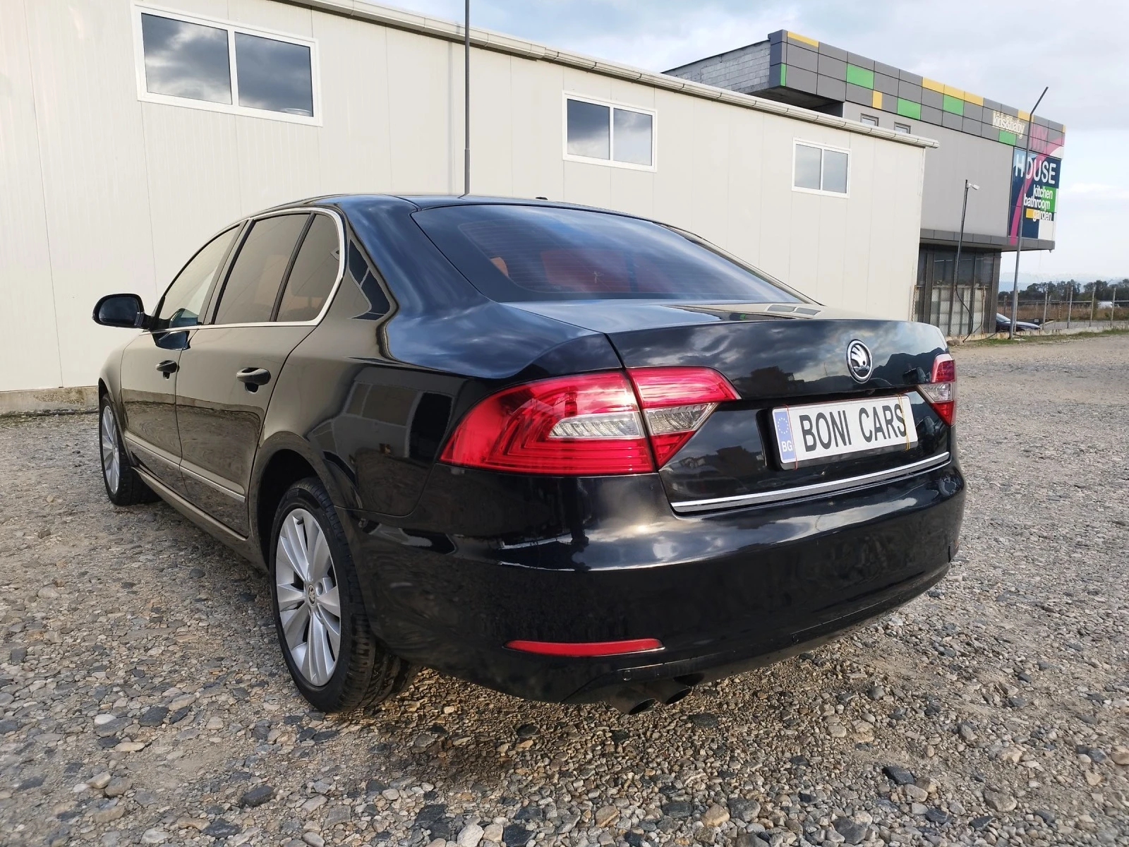 Skoda Superb 2.0 TDI  DSG - изображение 5